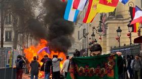 بالفيديو.. مواجهات بين الشرطة الفرنسية ومتظاهرين أكراد في باريس