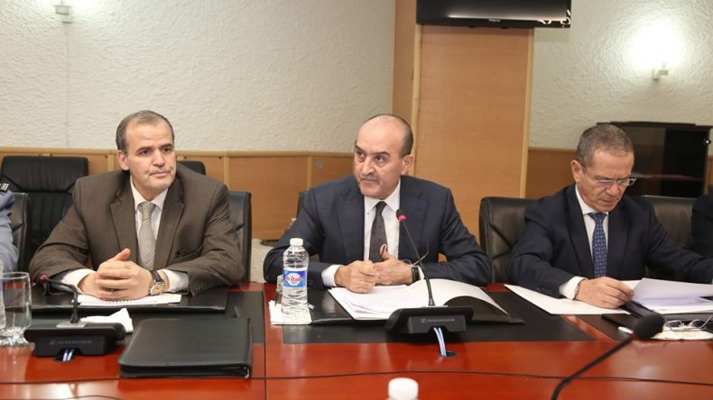 “ثلاثية” وزارية لتسهيل إجراءات تفريغ وشحن السفن في الموانئ الجزائرية