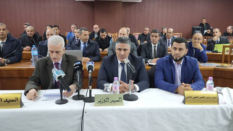 بلعريبي يعلن تمديد آجال مناقصات الإستثمار ببوغزول