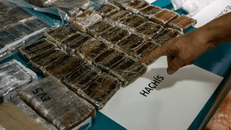 الأمن الإسباني يطيح بمنظمة مغربية لترويج المخدرات