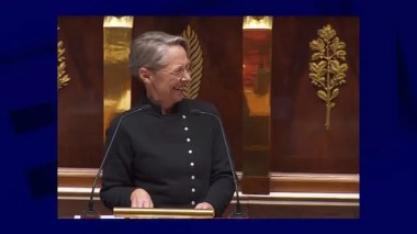 France: les rires de la Première ministre agacent l’opposition