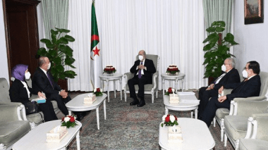 Le Président Tebboune reçoit le ministre turc des Affaires étrangères