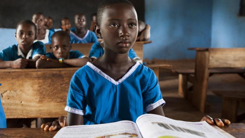 دولة إفريقية تستبدل الإنجليزية بـ625 لغة محليّة!