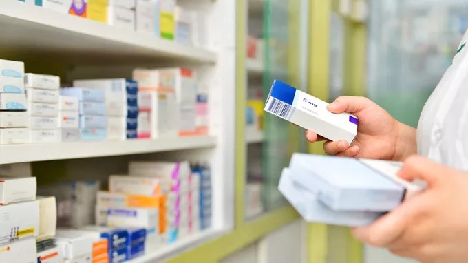 Aoun insiste sur le renforcement du contrôle sur certains médicaments