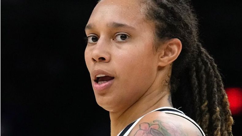 في صفقة مع واشنطن.. روسيا تطلق سراح لاعبة كرة سلة أمريكية