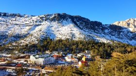 أحوال الطقس ليوم الجمعة: أمطار بولايات غربية وثلوج على بعض القمم