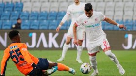 غشة يضطرّ إلى مغادرة أرضية الميدان مُصابا