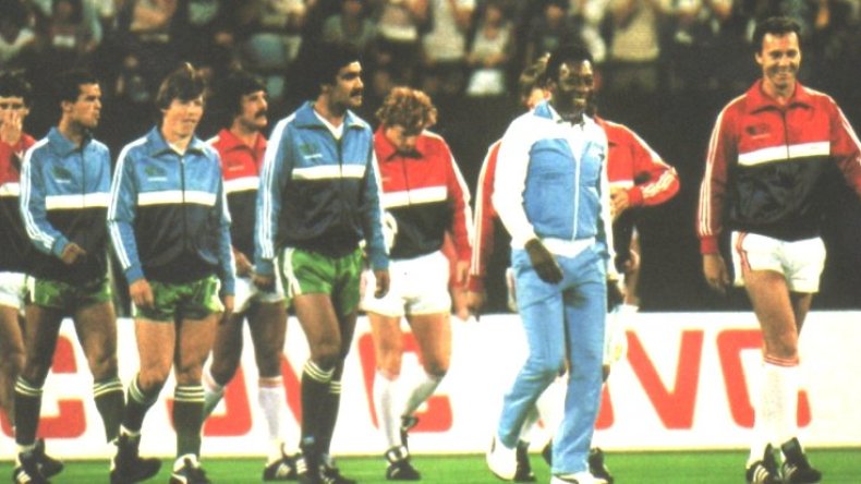 بِالفيديو: لمّا سجّل بلومي هدفا بِحضور “بيليه”