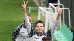 فرحات يتألّق تسجيلا وتمريرا