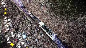 بالفيديو.. هكذا استقبلت الجماهير الأرجنتينية أبطال العالم