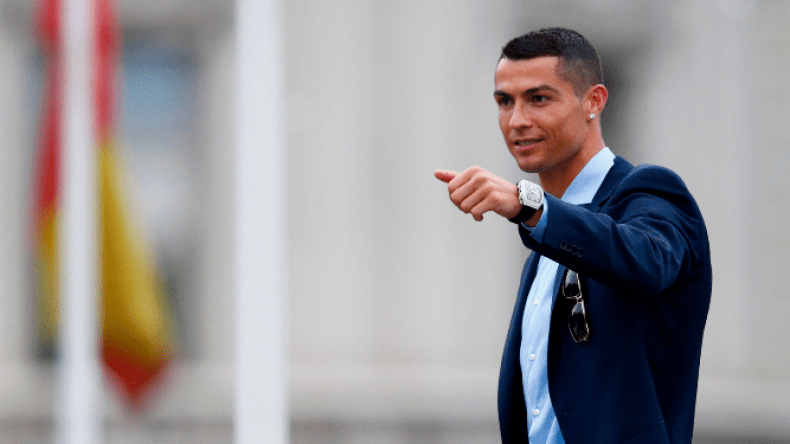 رونالدو يبحث عن عمّال بِأجرة مُغرية