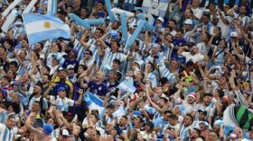 الأرجنتينيون يردّون على الفرنسيين بِعريضة تحمل 300 ألف توقيع!