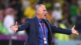 اعتداء على مدرب البرازيل في أحد المنتزهات