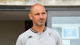 إقالة مدرب بن طالب