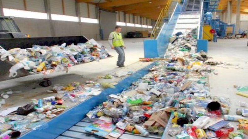 ومان: نهدف إلى تحقيق 150 مليار دينار من فرز النفايات المنزلية