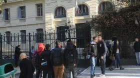 تلاميذ يدمنون على مخدرات بغطاء غذائي والوزارة تحقق