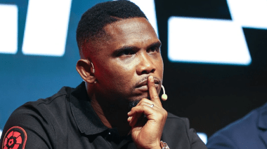 Vidéo: Eto’o agresse violemment un photographe algérien