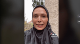 ألمانية ترتدي الحجاب وتقرأ سورة الفاتحة وآية الكرسي (فيديو)