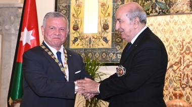 Le Président Tebboune décerne au Roi Abdallah II de Jordanie la médaille du mérite national de l’ordre “El Athir”