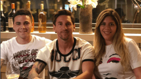 شقيقة ميسي تلفت الأنظار في ظهور نادر (صور)