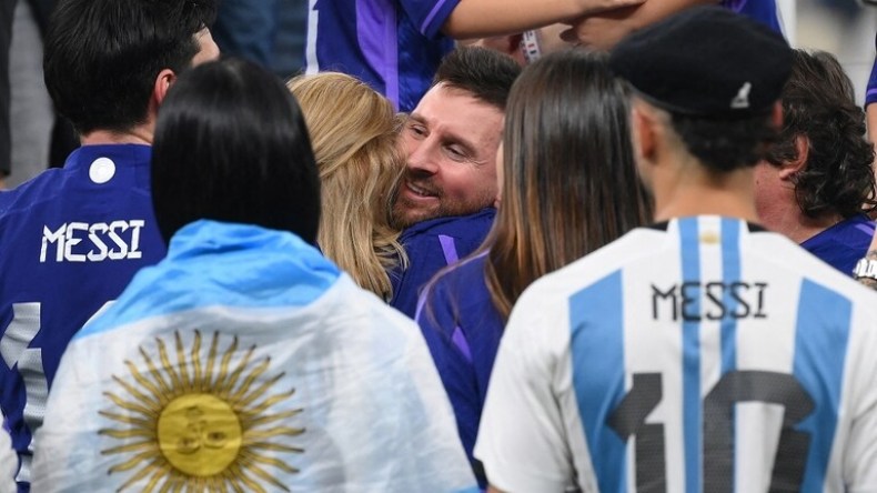 شاهد ماذا فعلت والدة ميسي بعد فوز الأرجنتين بكأس العالم