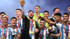 حملة غربية جديدة بسبب ارتداء ميسي للبشت العربي