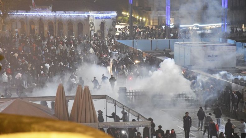 وفاة مراهق دهسته سيارة خلال أعمال شغب في مونبيلييه