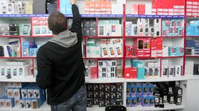 تراجع “طفيف” في أسعار الهواتف النقالة