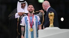تهنئتان
