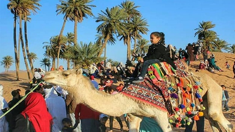 7 إجراءات لتسهيل تدفّق 100 ألف سائح جزائري نحو الجنوب