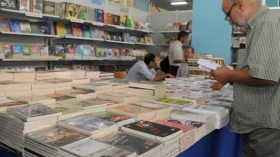 ارتفاع سعر الورق والتوزيع وغياب المكتبات.. مشاكل تنذر بإفلاس القطاع