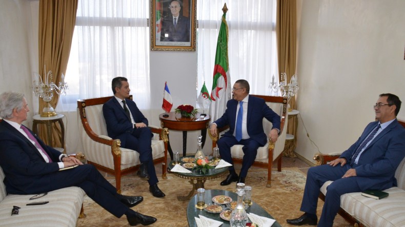 إبراهيم مراد يجري محادثات مع نظيره الفرنسي  