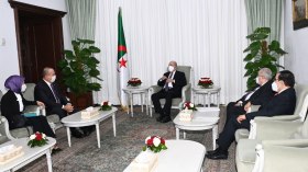 الرئيس تبون يستقبل وزير الخارجية التركي