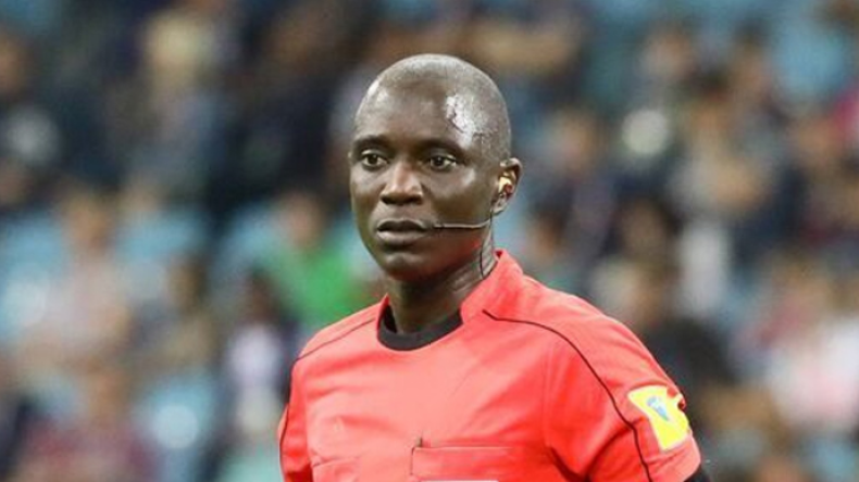 “الفيفا” تُبعد الحكم غاساما وتُثمّن كفاءة زملائه الجزائريين