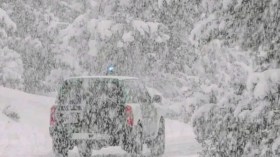 عبر 7 ولايات.. 18 طريقا مقطوعة بسبب الثلوج وانجراف التربة