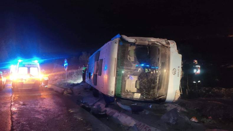 3 وفيات و10 جرحى في انقلاب حافلة لنقل المسافرين بالجباحية