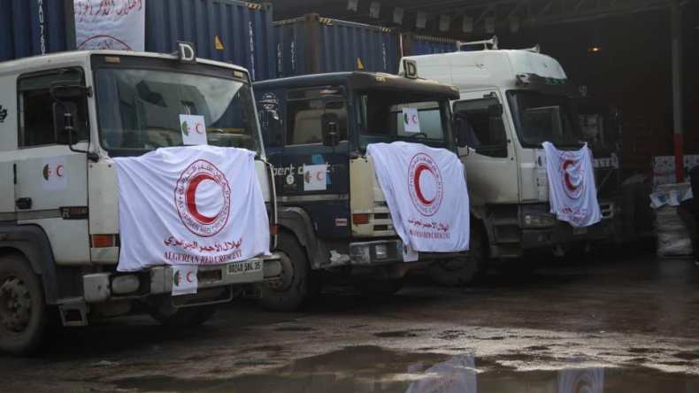 الجزائر ترسل 120 طنا من المساعدات الغذائية إلى كوبا