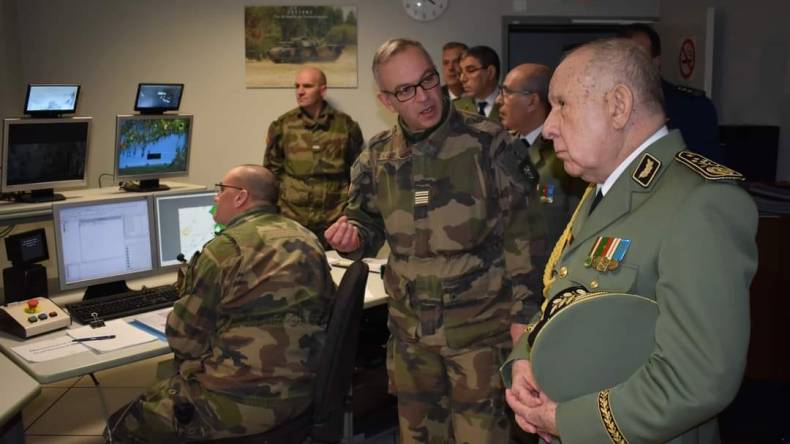 الفريق أول شنقريحة يختتم زيارته إلى فرنسا بلقاء رئيس أركان الجيوش