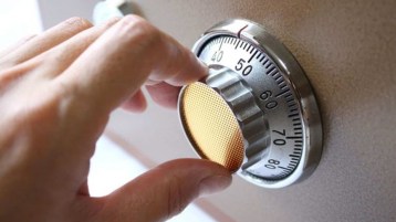 حجرُ الفلاسفة.. كيف تخلق البنوك الأموال من العدم؟