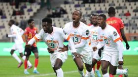 الكرة المحلية في كوت ديفوار ضعيفة من دون المحترفين