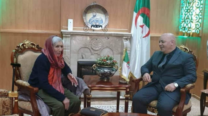 وزير المجاهدين يستقبل المجاهدة جميلة بوباشا.. وهذا ما دار بينهما