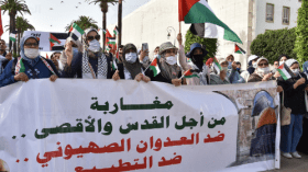 استطلاع: ثلثا المغاربة ضد التطبيع.. والجزائريون الأكثر رفضًا للاعتراف بالاحتلال