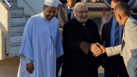 بالصور.. الداعية راتب النابلسي يحلّ بوهران
