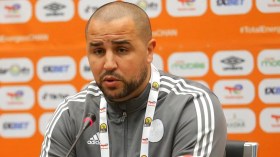 بوقرة: انتقدوني فأنا مدرب صغير ولكن اتركوا اللاعبين