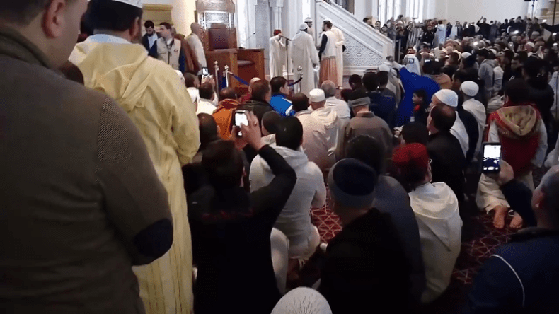 تقرير رسمي: 199 شخصا اعتنقوا الإسلام بالجزائر عام 2022