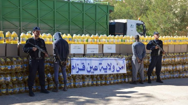  إن قزام: إحباط محاولة تهريب 42 ألف لتر من زيت المائدة