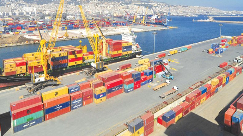 هذه هي تفاصيل الرسوم والإعفاءات الجمركية خلال 2023