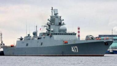 Une frégate russe équipée du missile hypersonique a navigué près des côtes françaises