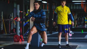 رونالدو قائدا لنجوم الهلال والنصر أمام باريس سان جيرمان