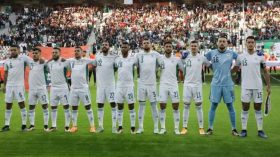 قائمة اللاعبين الأساسيين للجزائر في مباراة ليبيا